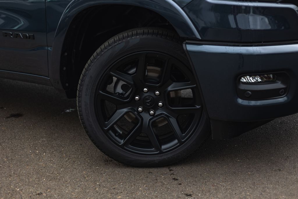 2026 Ram 1500 Laramie thumbnail 4