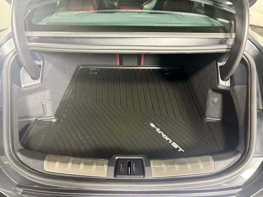 2024 Audi e-tron GT Premium Plus