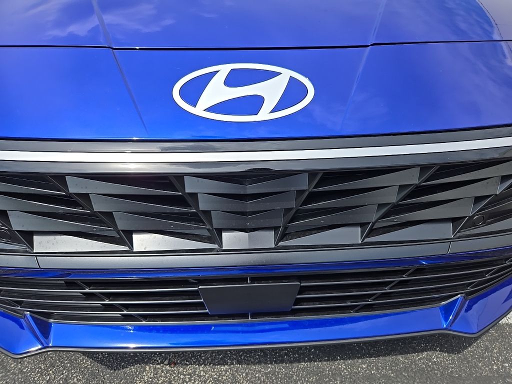 2025 Hyundai Elantra SEL 12