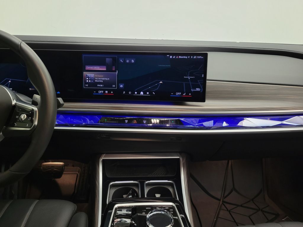 Thumbnail: 2024 BMW 7 Series - 18