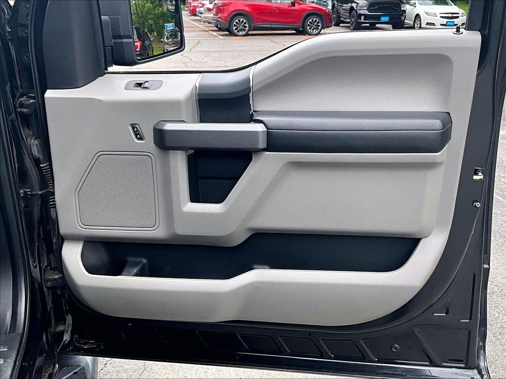 2015 Ford F-150 — photo 12