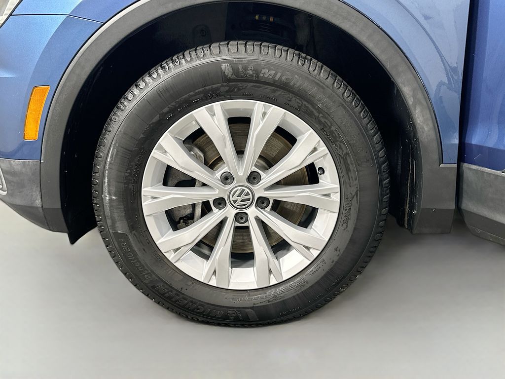 Thumbnail: 2018 Volkswagen Tiguan - 30