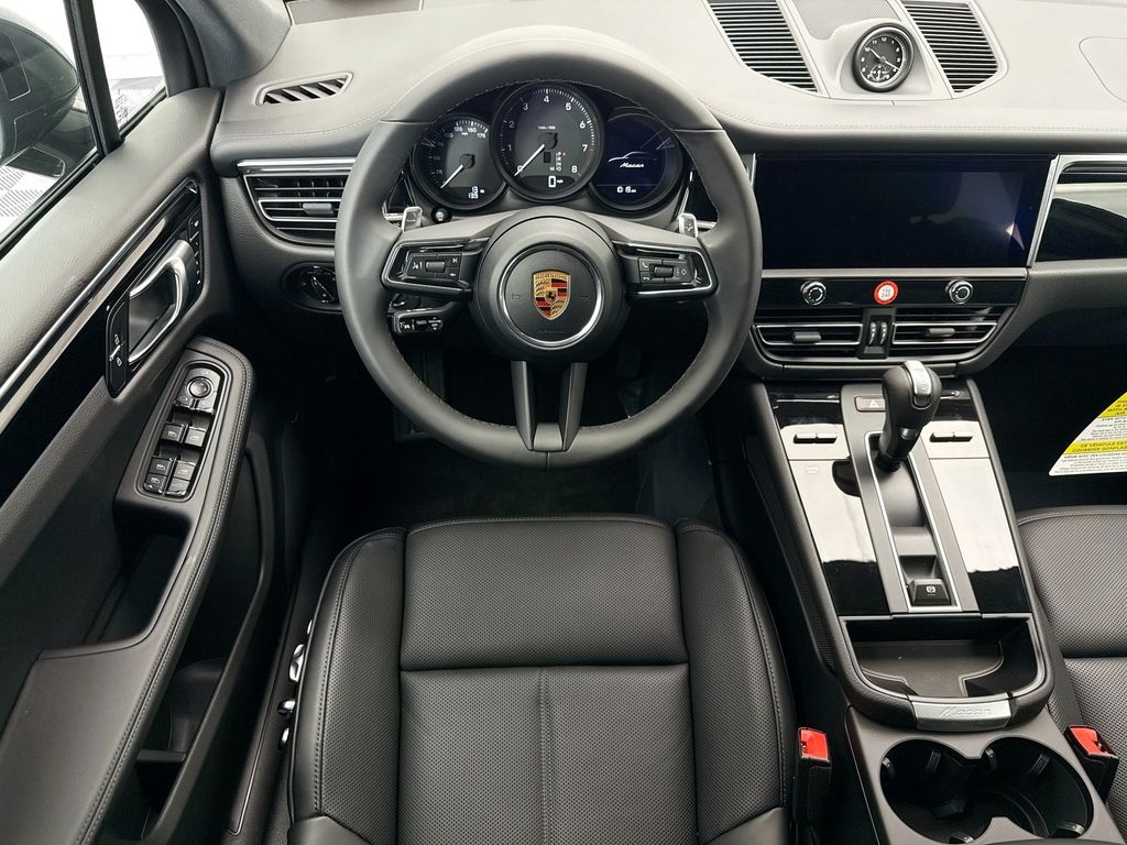 Thumbnail: 2026 Porsche Macan - 15