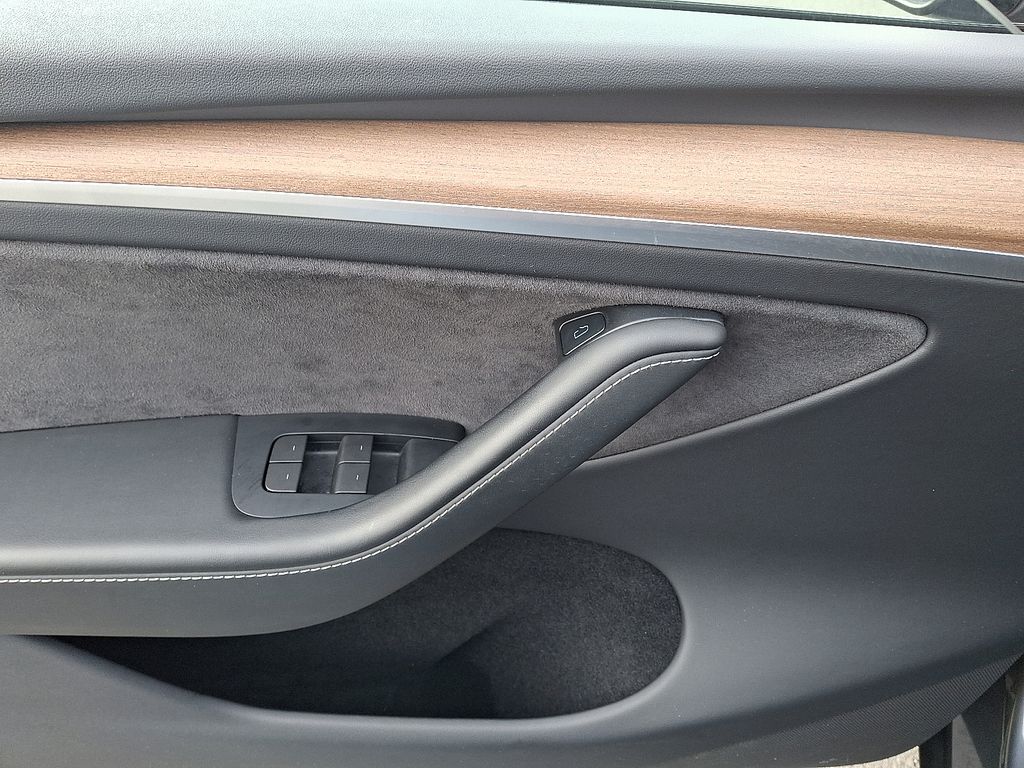 Thumbnail: 2023 Tesla Model Y - 12