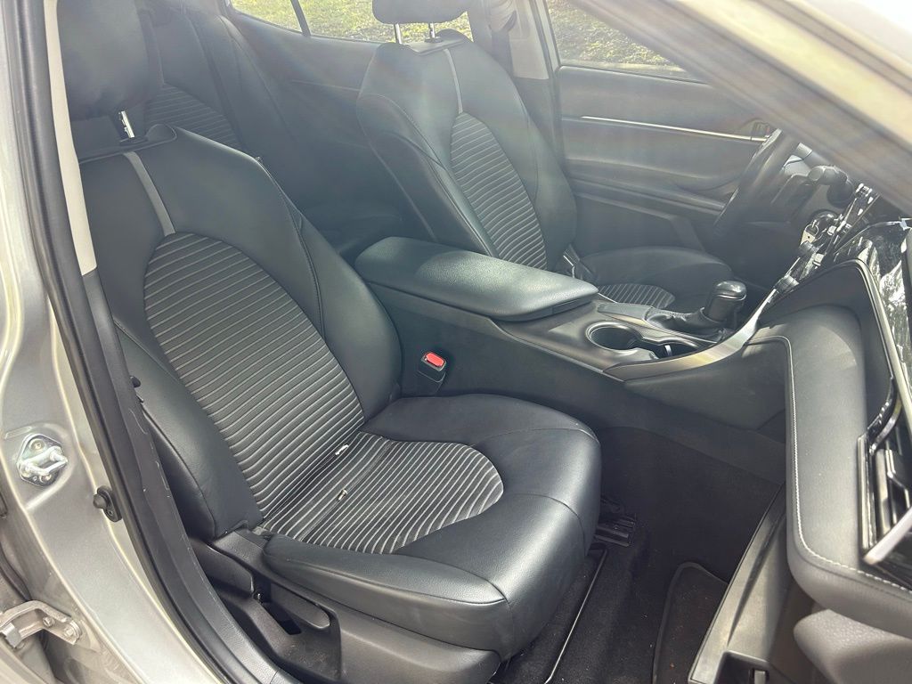 2021 Toyota Camry SE 15