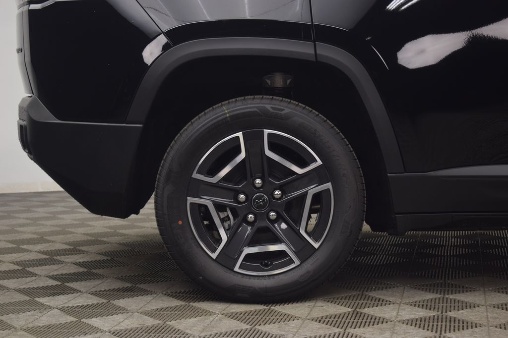 new 2026 Jeep Cherokee car, priced at $43,585