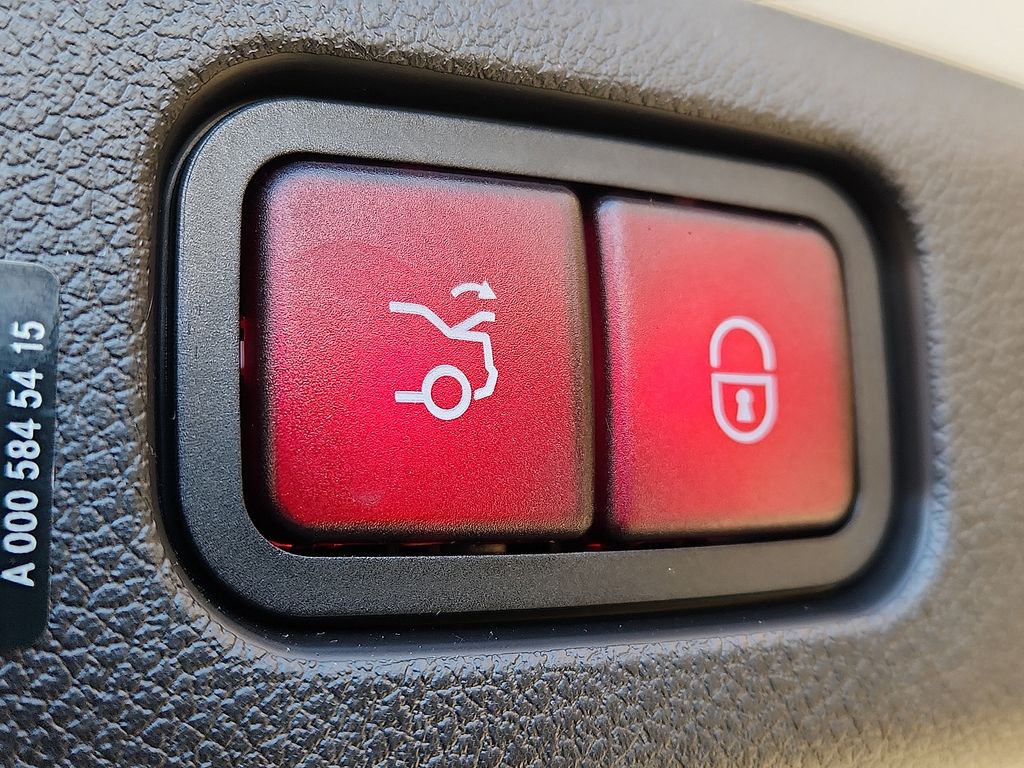 Thumbnail: 2025 Mercedes-Benz E-Class - 29