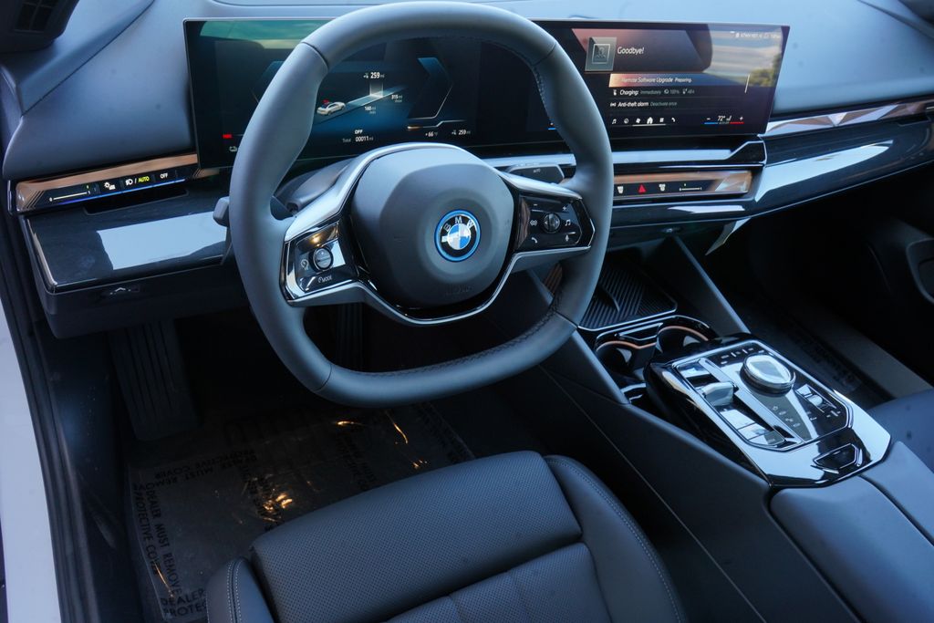 2024 BMW i5 eDrive40 13