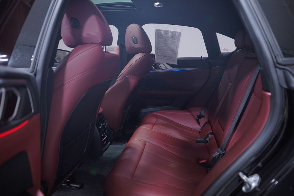 Thumbnail: 2023 BMW i4 - 9