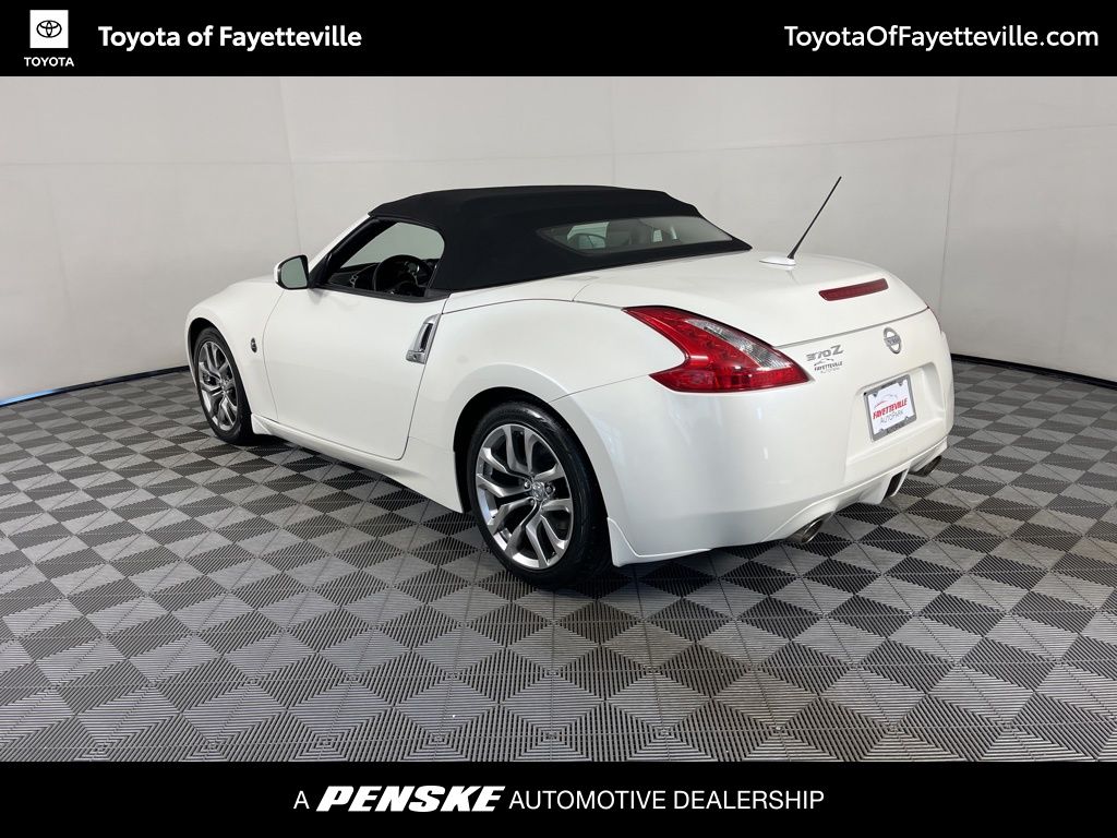 Thumbnail: 2010 Nissan Z - 3