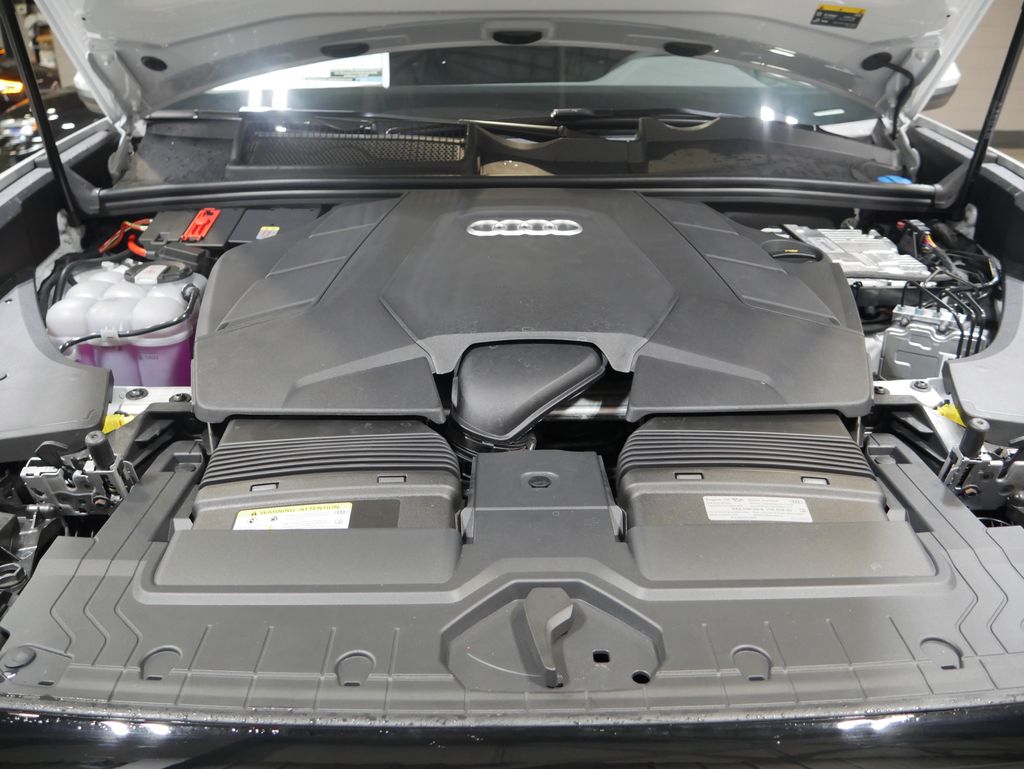 Thumbnail: 2026 Audi Q8 - 11