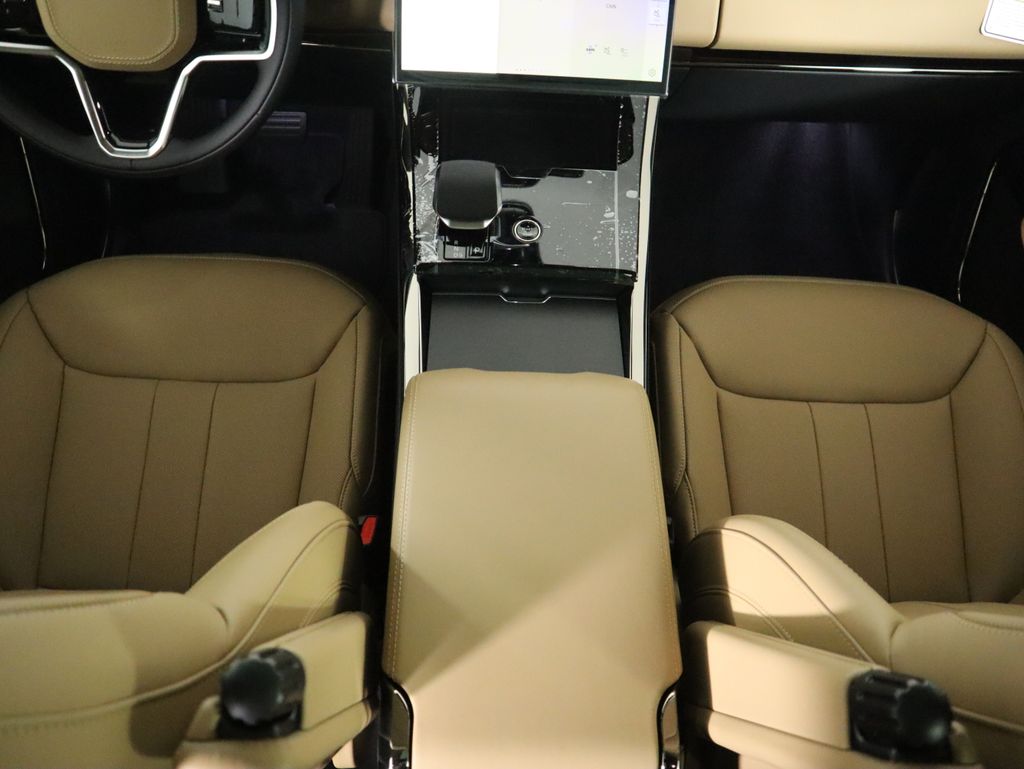 2025 Land Rover Range Rover Sport SE 17