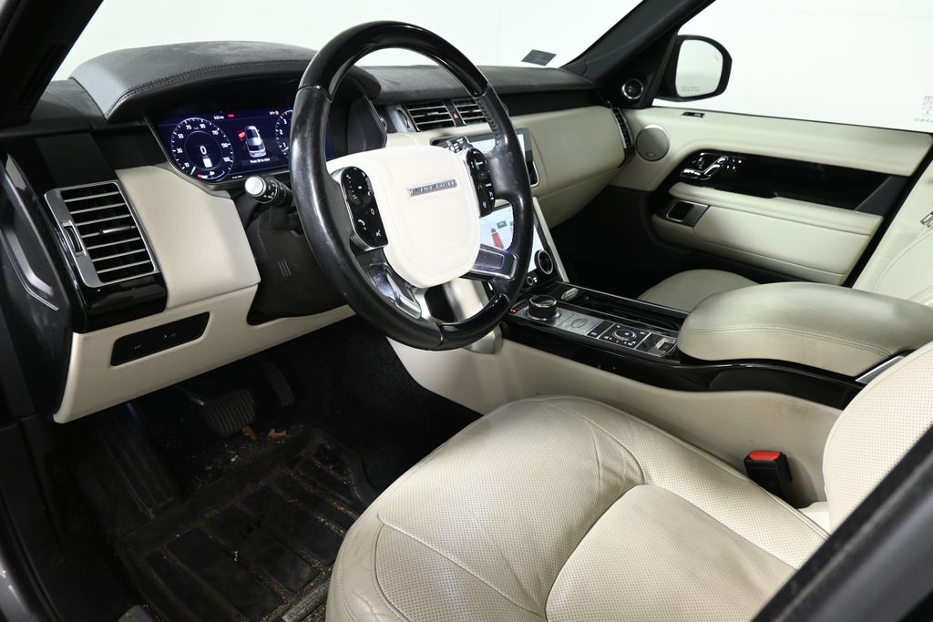 Thumbnail: 2020 Land Rover Range Rover - 4