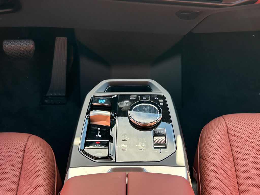 Thumbnail: 2026 BMW iX - 27