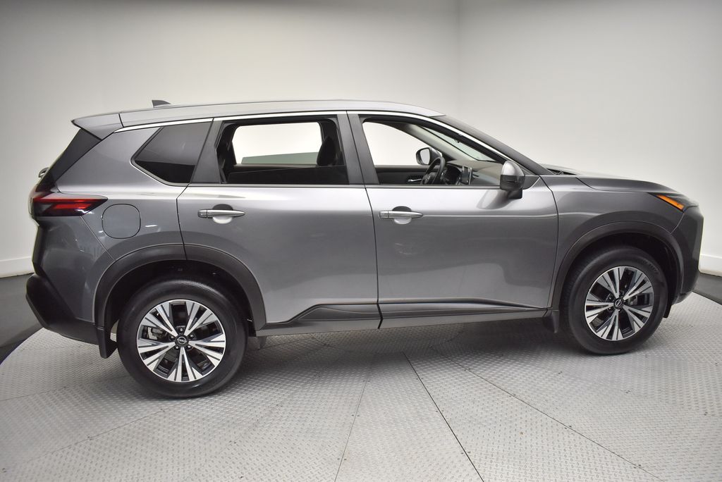 2022 Nissan Rogue SV 4
