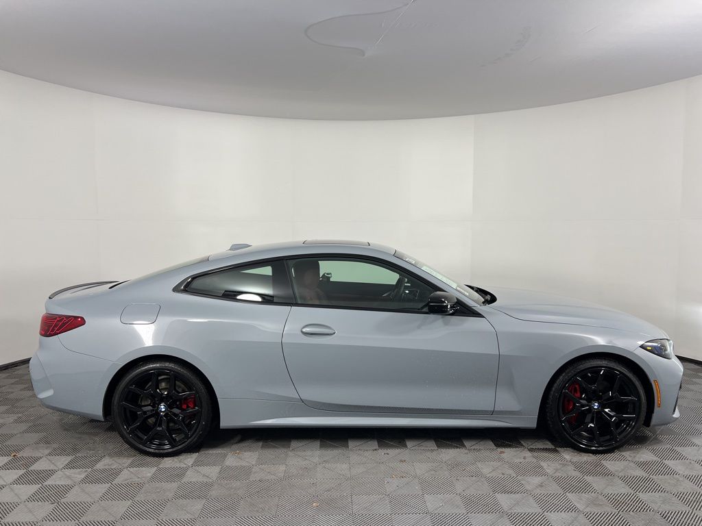 Thumbnail: 2026 BMW 4 Series - 4