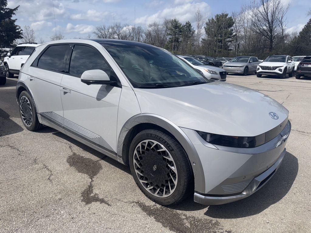 View vehicle photo 5