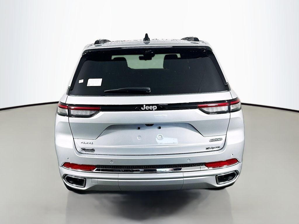 New 2025 Silver Jeep Overland image 6