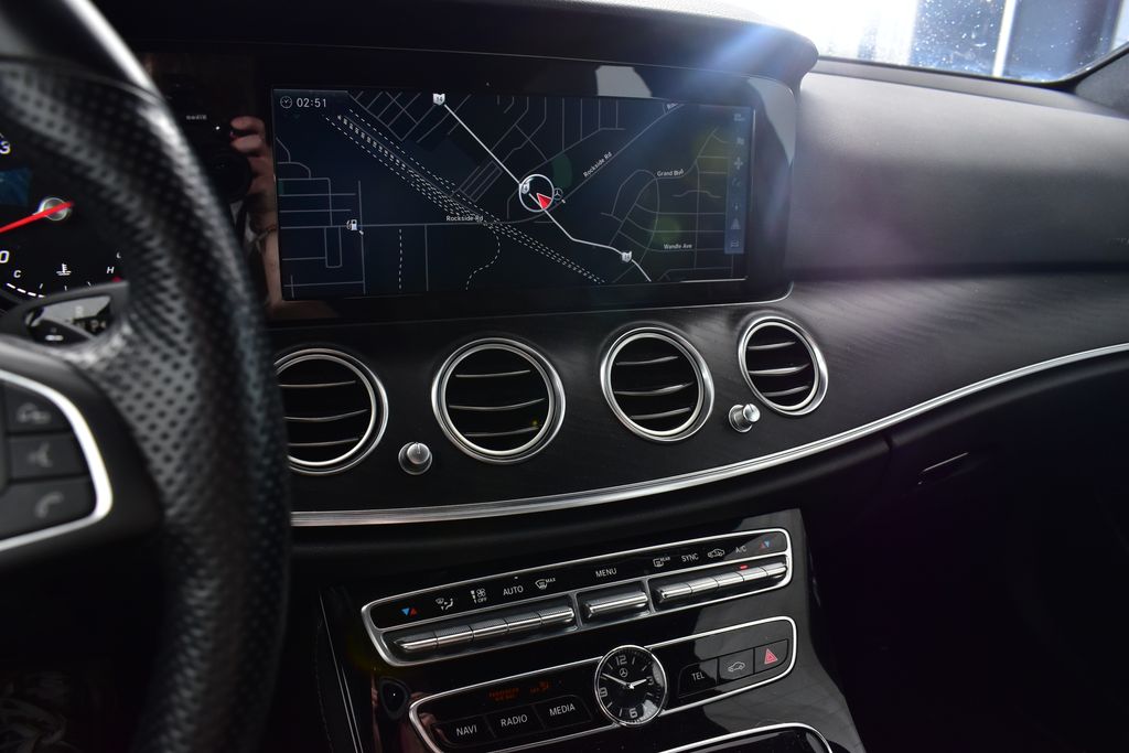 Thumbnail: 2017 Mercedes-Benz E-Class - 19