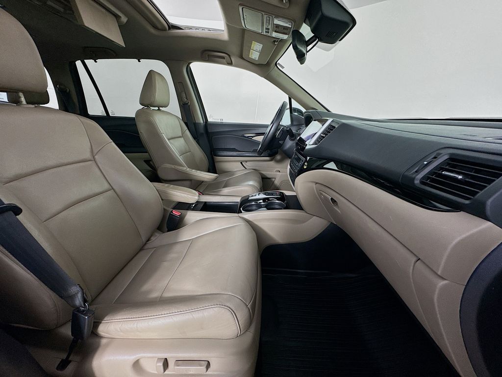 Used Car 2017 Honda Pilot  Touring For Sale Under $20,000 In Austin, Texas