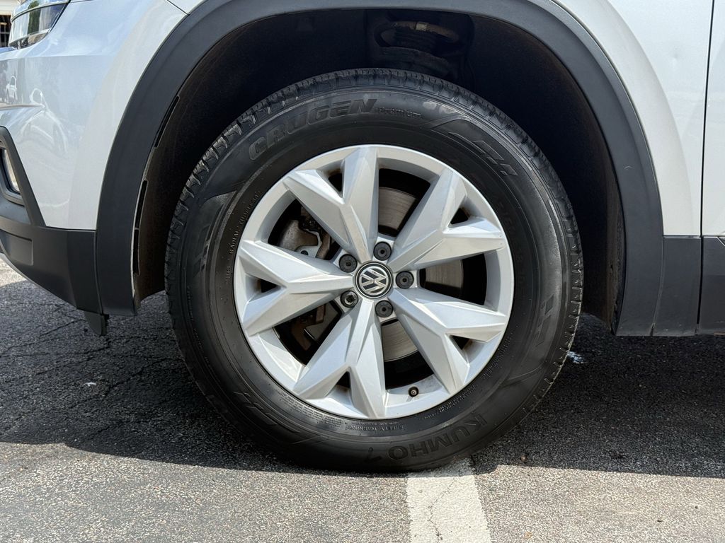 2018 Volkswagen Atlas 3.6L V6 SE Silver at Durrett Motor Company