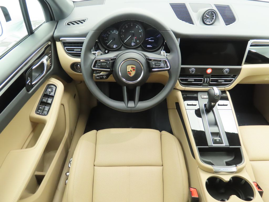 Thumbnail: 2025 Porsche Macan - 13