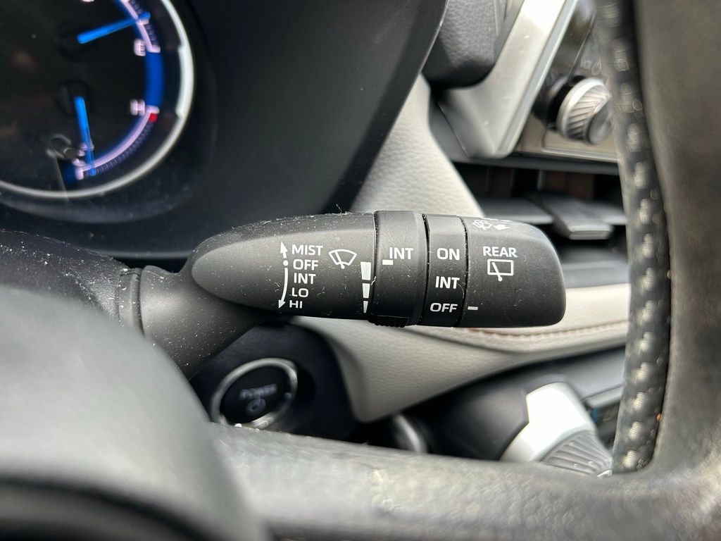 Thumbnail: 2025 Toyota RAV4 - 21