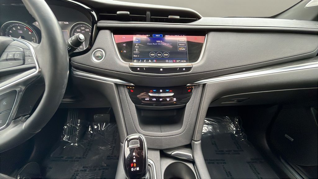 used 2021 Cadillac XT5 car, priced at $28,900