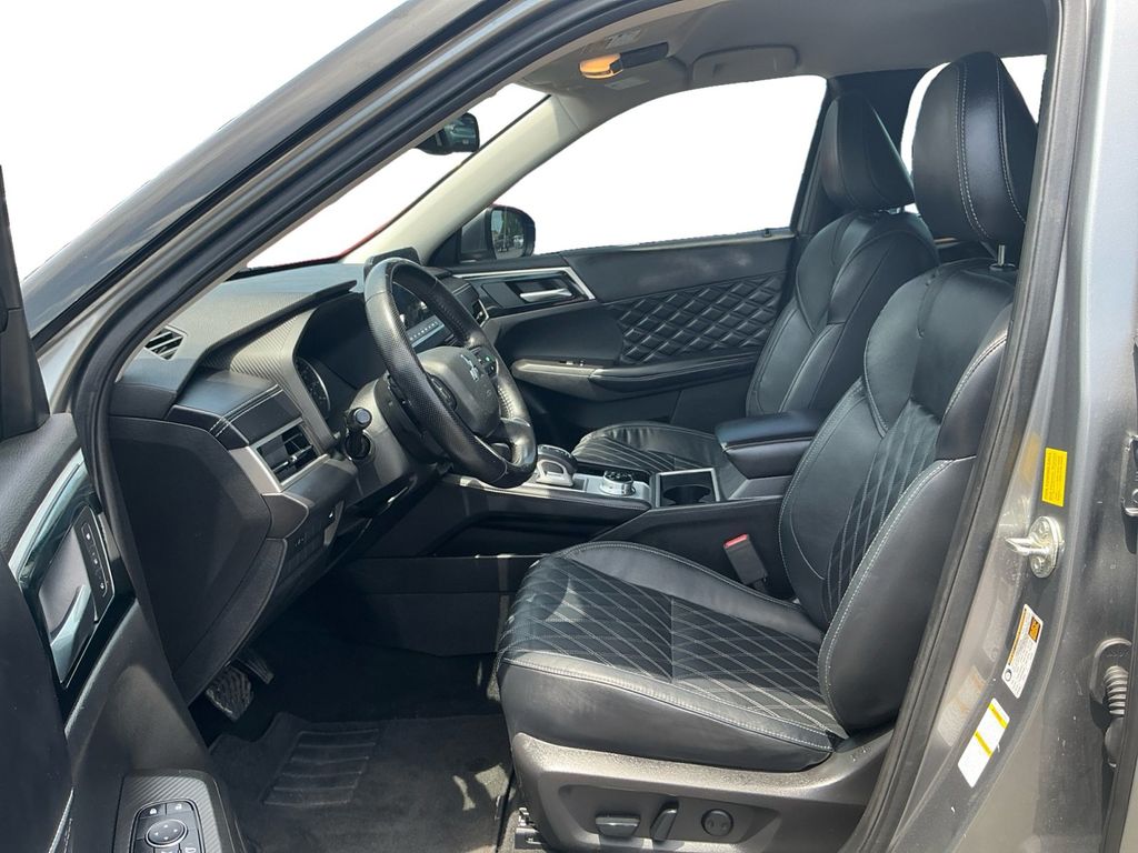2022 Mitsubishi Outlander SEL Special Edition - Photo 11