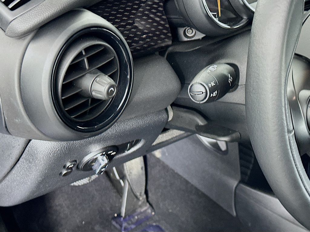 Thumbnail: 2020 MINI Cooper - 10