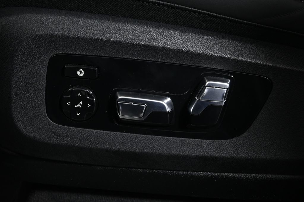 Thumbnail: 2026 BMW X7 - 28