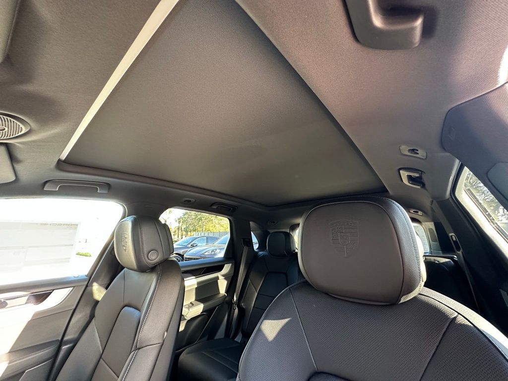 Thumbnail: 2026 Porsche Cayenne - 24