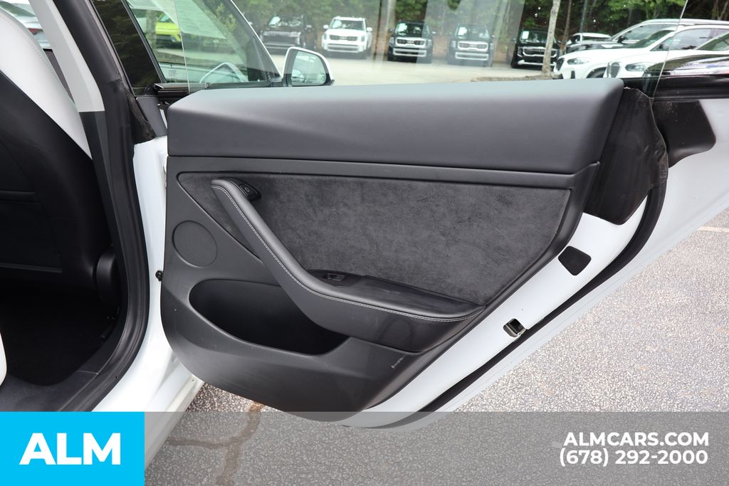 Used 2022 White Tesla Base image 27