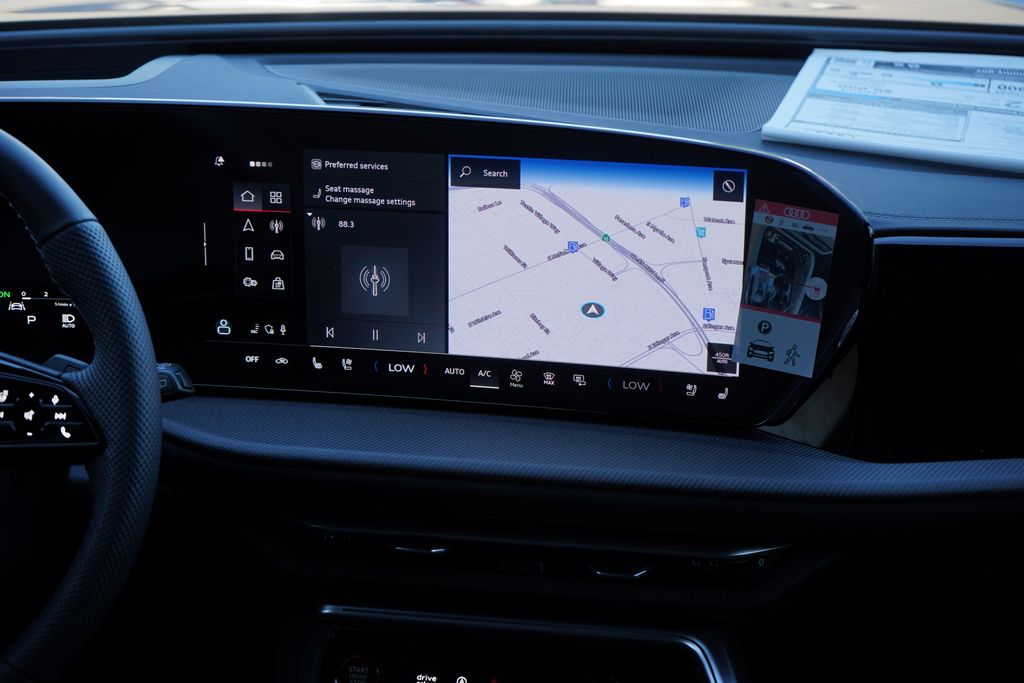 Thumbnail: 2025 Audi SQ5 - 10