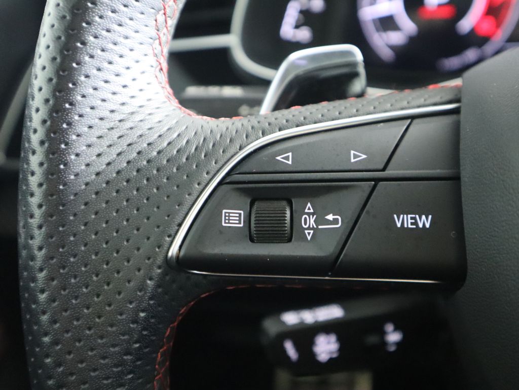 Thumbnail: 2024 Audi RS Q8 - 11