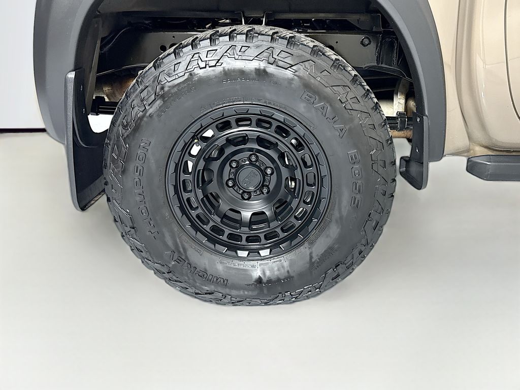 Thumbnail: 2023 Nissan Frontier - 32