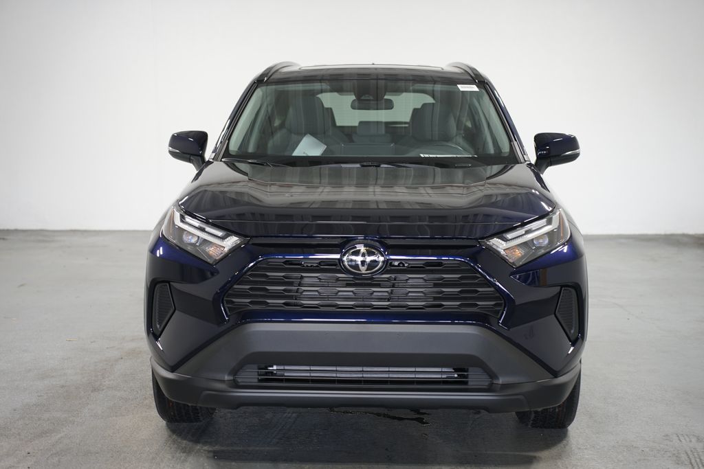 2025 Toyota RAV4 XLE 2
