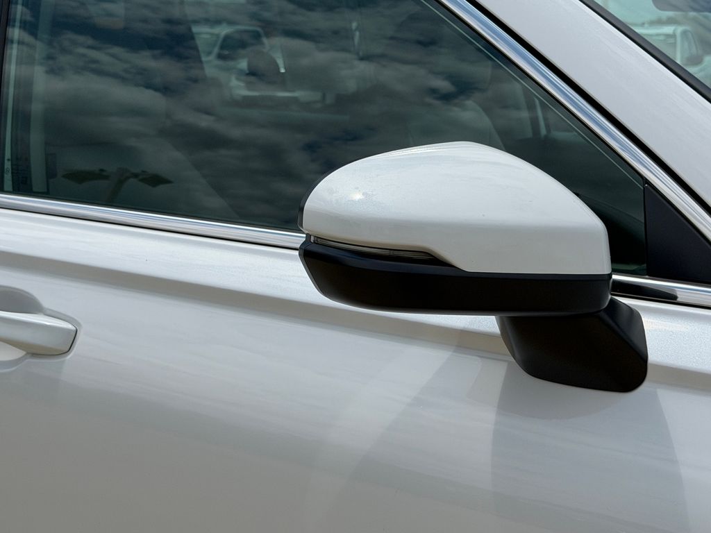 2025 Honda CR-V LX - Photo 9