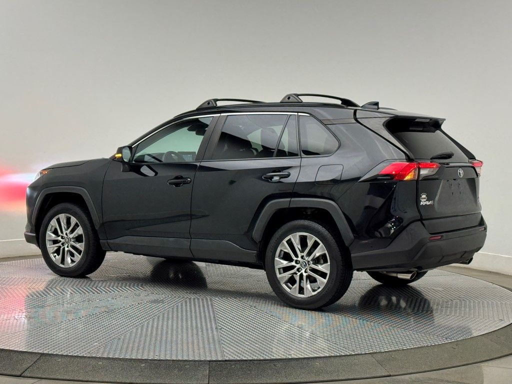 2019 Toyota RAV4 XLE Premium 7