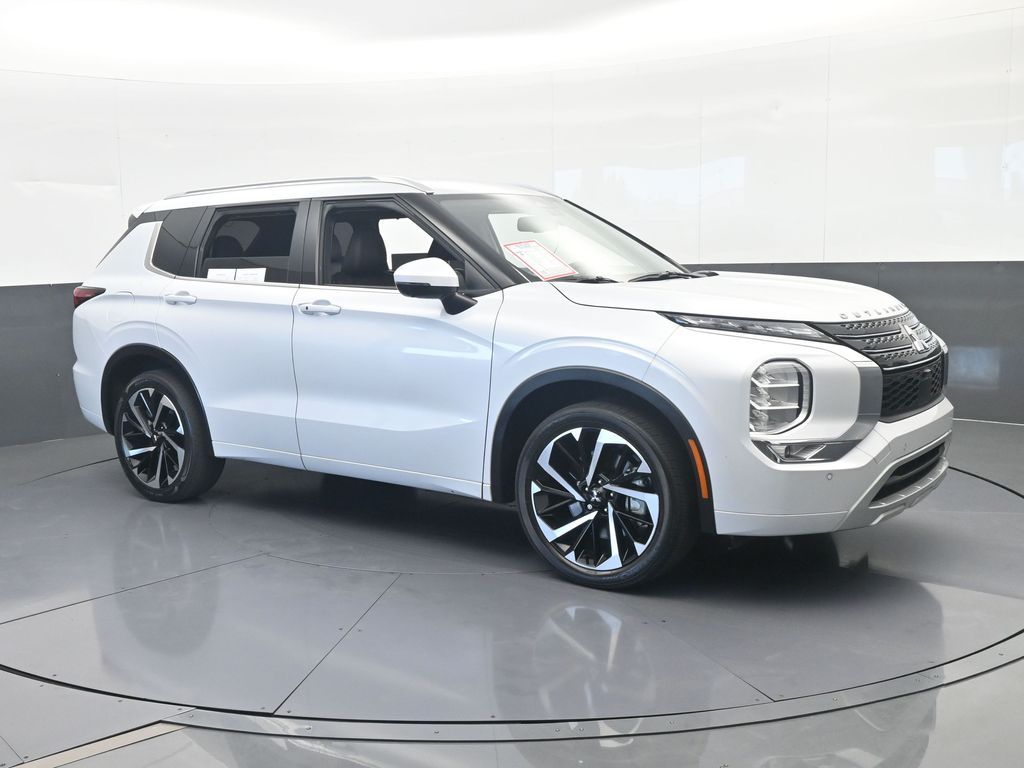 Used 2024 White Mitsubishi SEL image 8