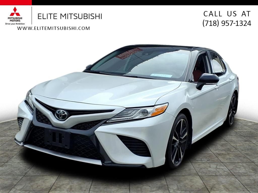 2020 Toyota Camry XSE photo 3