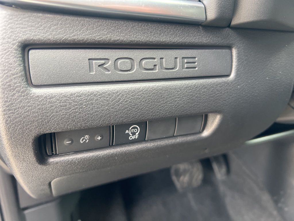 2023 Nissan Rogue S photo