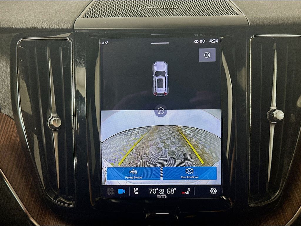 Used 2023 Silver Volvo B5 Plus Dark Theme image 20