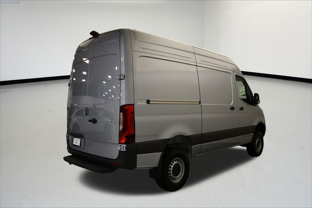 Thumbnail: 2025 Mercedes-Benz Sprinter - 8