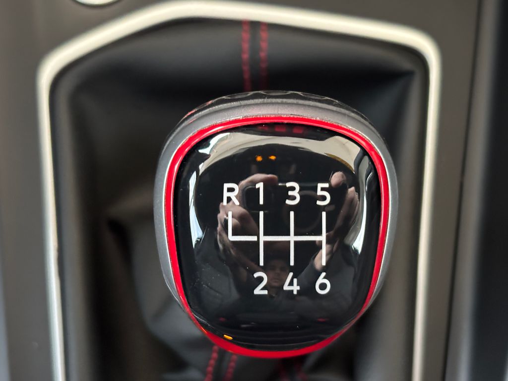 Thumbnail: 2022 Volkswagen Golf - 18