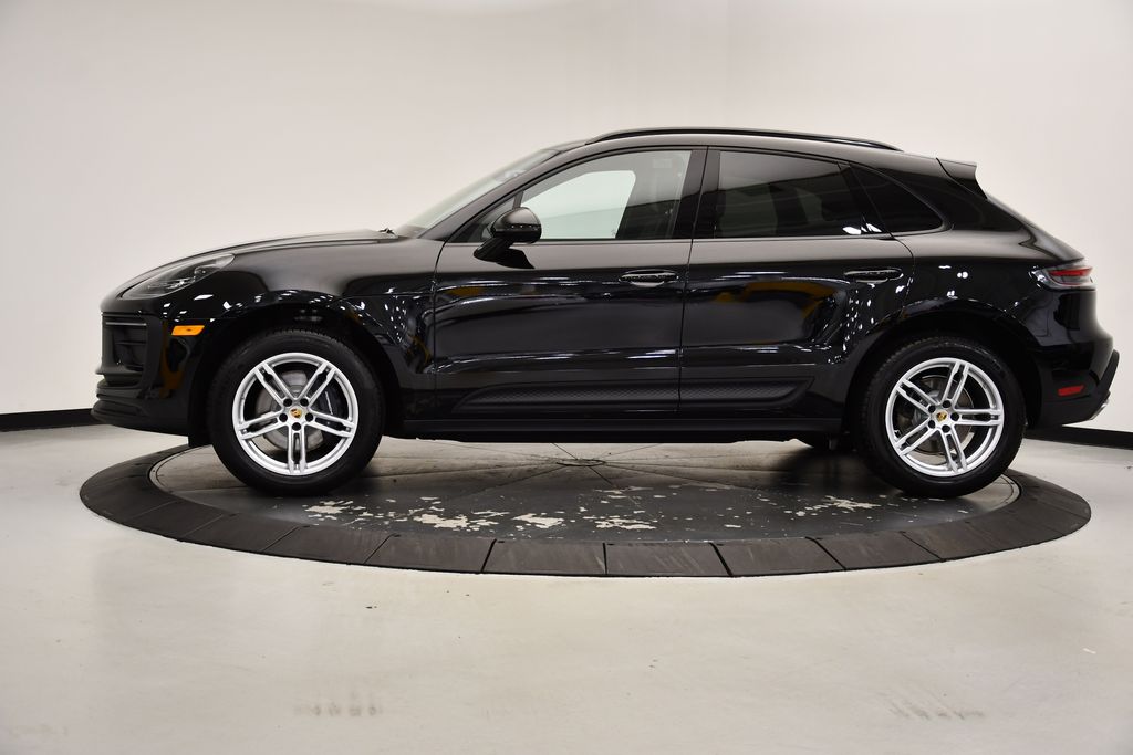 Thumbnail: 2025 Porsche Macan - 2
