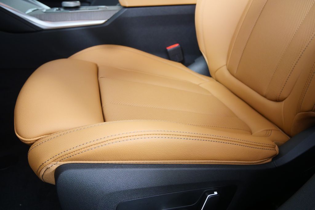 Thumbnail: 2026 BMW 4 Series - 10