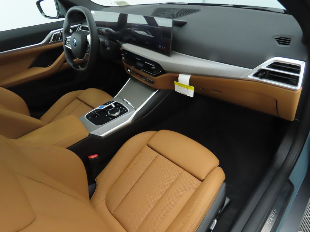 Thumbnail: 2025 BMW i4 - 18