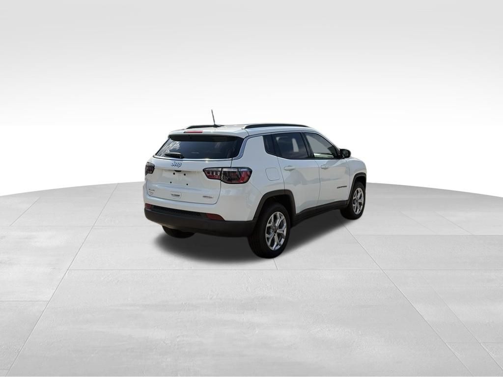 2026 Jeep Compass Latitude White at South Hills CDJR