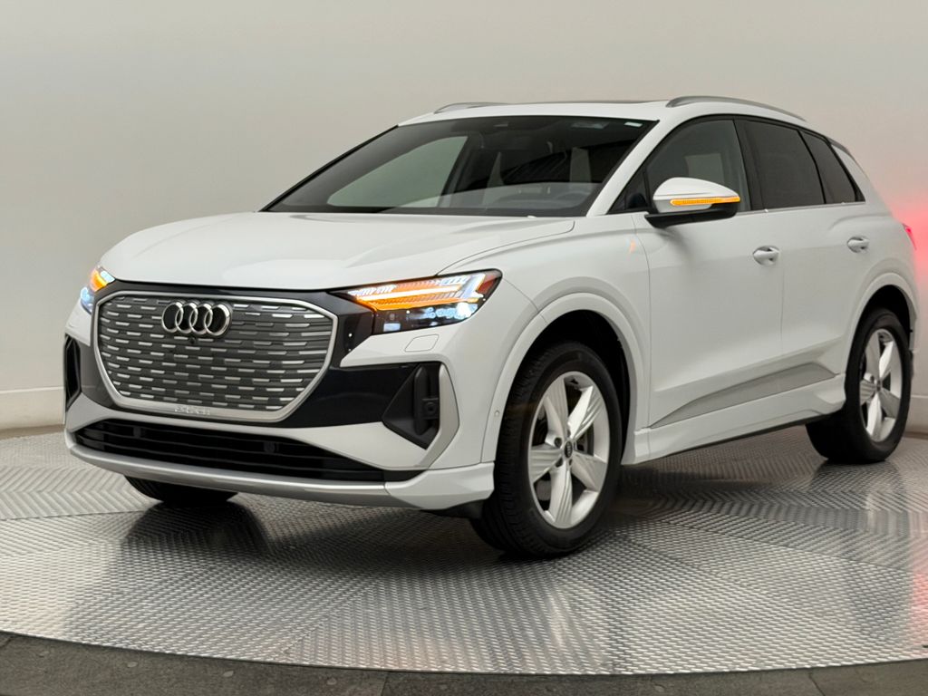 Thumbnail: 2023 Audi Q4 e-tron - 3